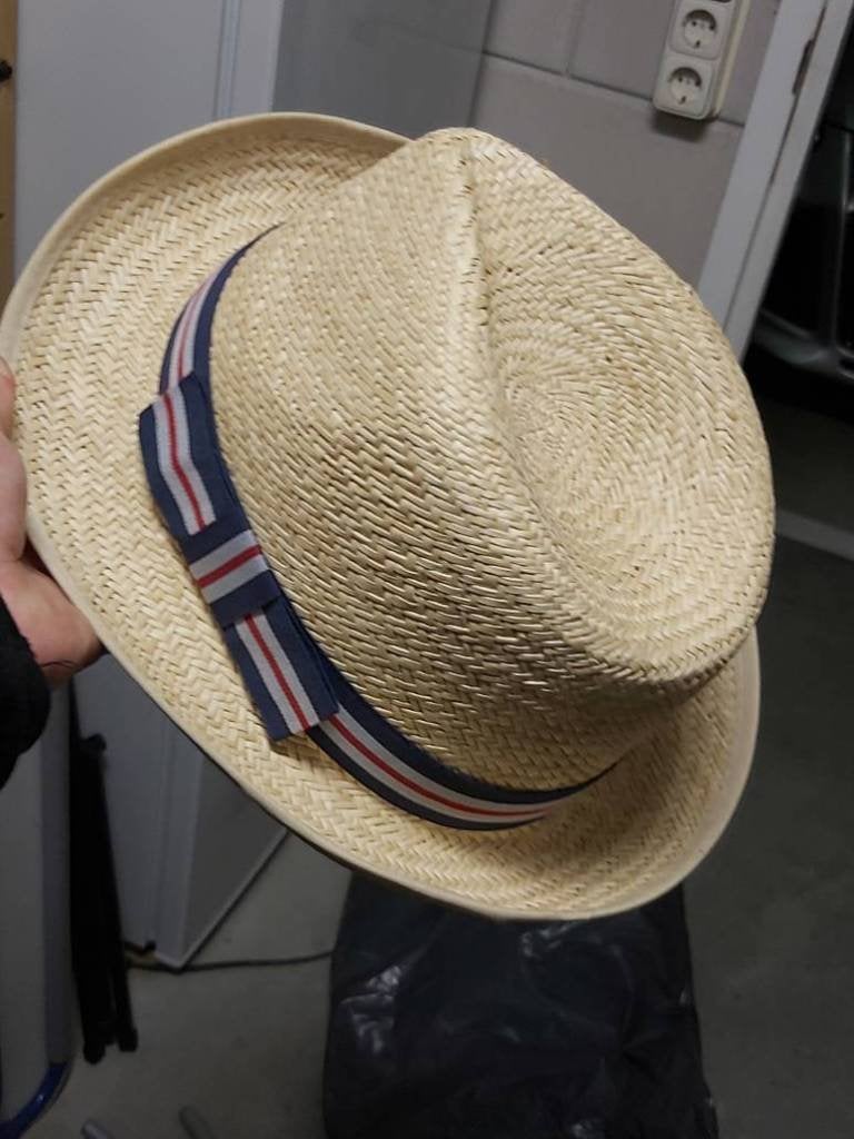 Stijlvolle Strohoed met Gestreepte Band, Ophalen of Verzenden, Zo goed als nieuw, One size fits all, Hoed