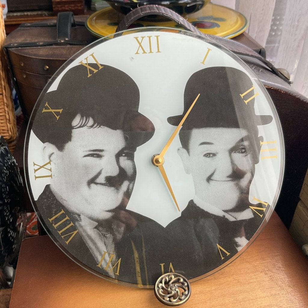 Laurel en Hardy klok, Huis en Inrichting, Woonaccessoires | Klokken, Wandklok, Analoog, Ophalen of Verzenden, Zo goed als nieuw
