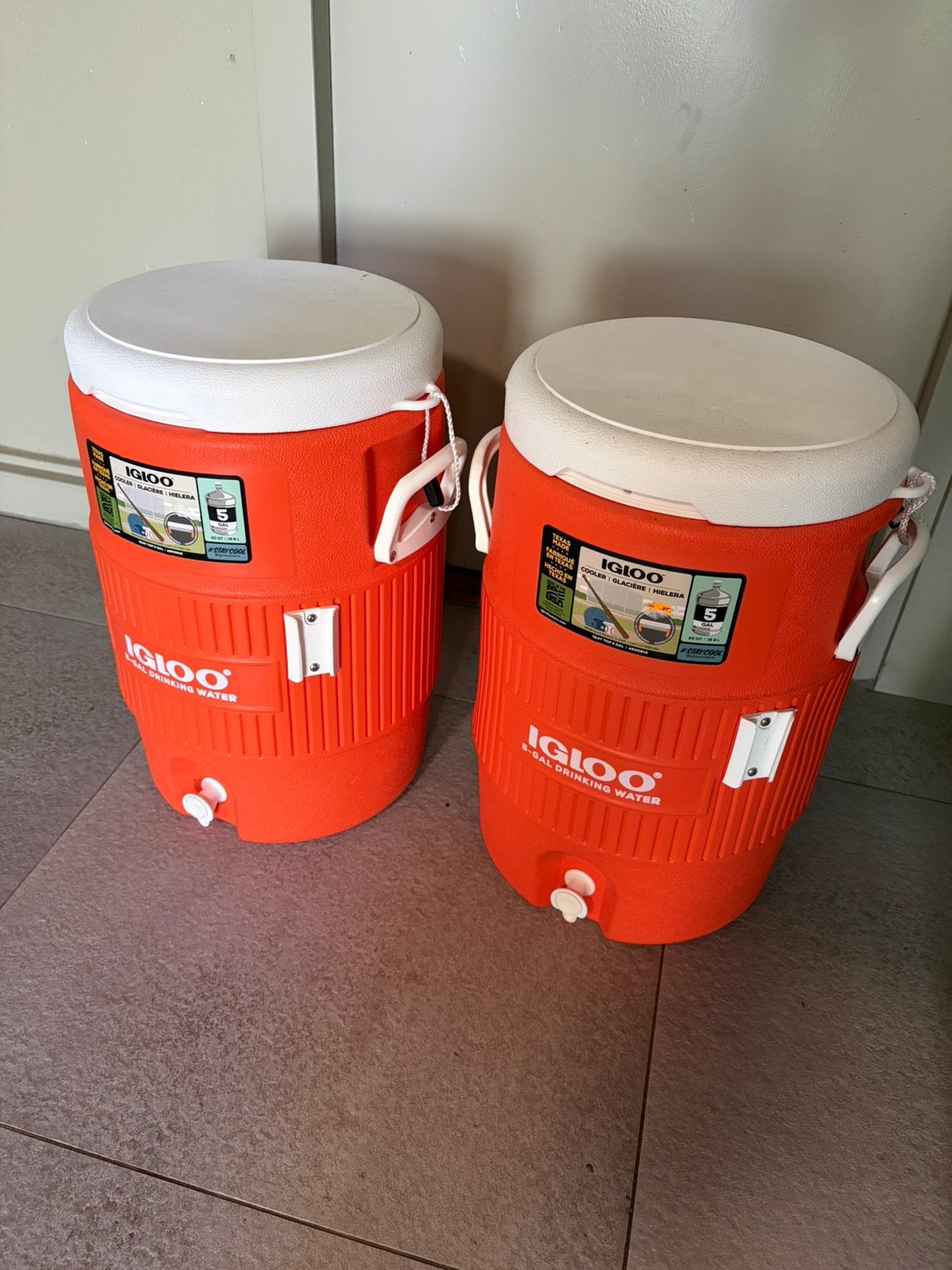 Orange Igloo cooler, Ophalen, Zo goed als nieuw