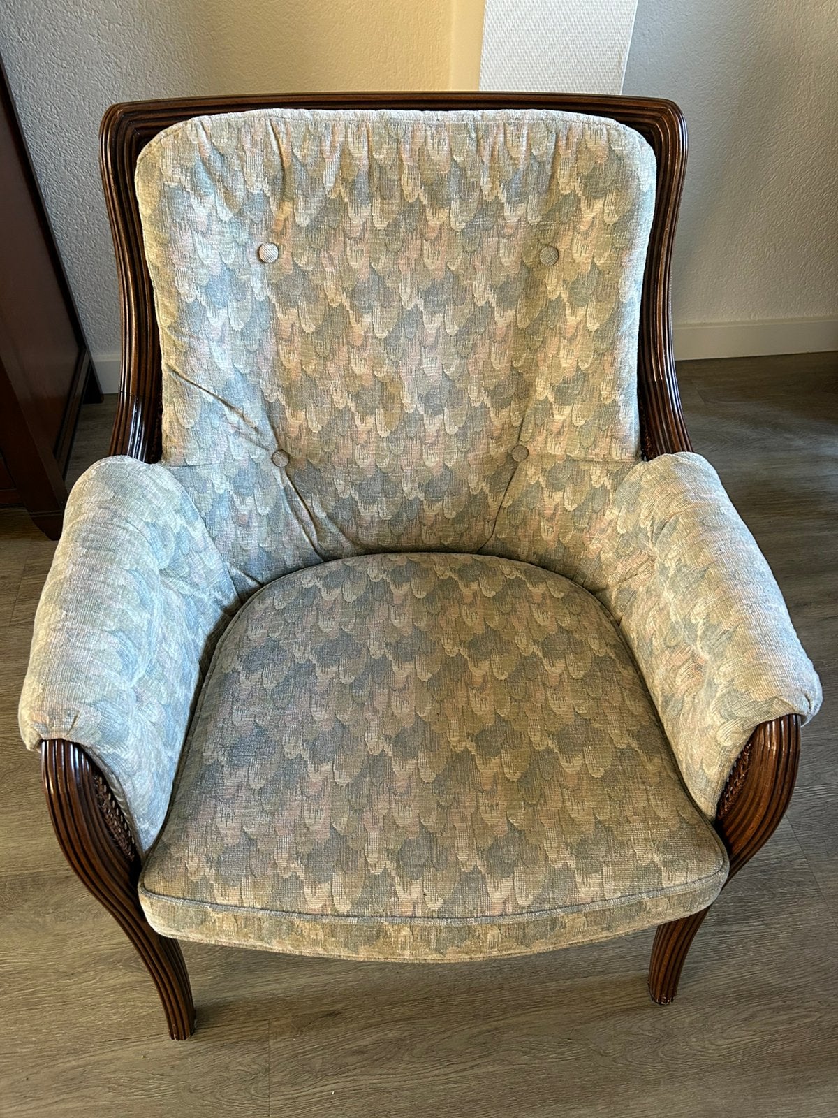 Klassieke damesfauteuil met uitneembaar zitkussen met rits, Ophalen, Klassiek, 75 tot 100 cm, Zo goed als nieuw