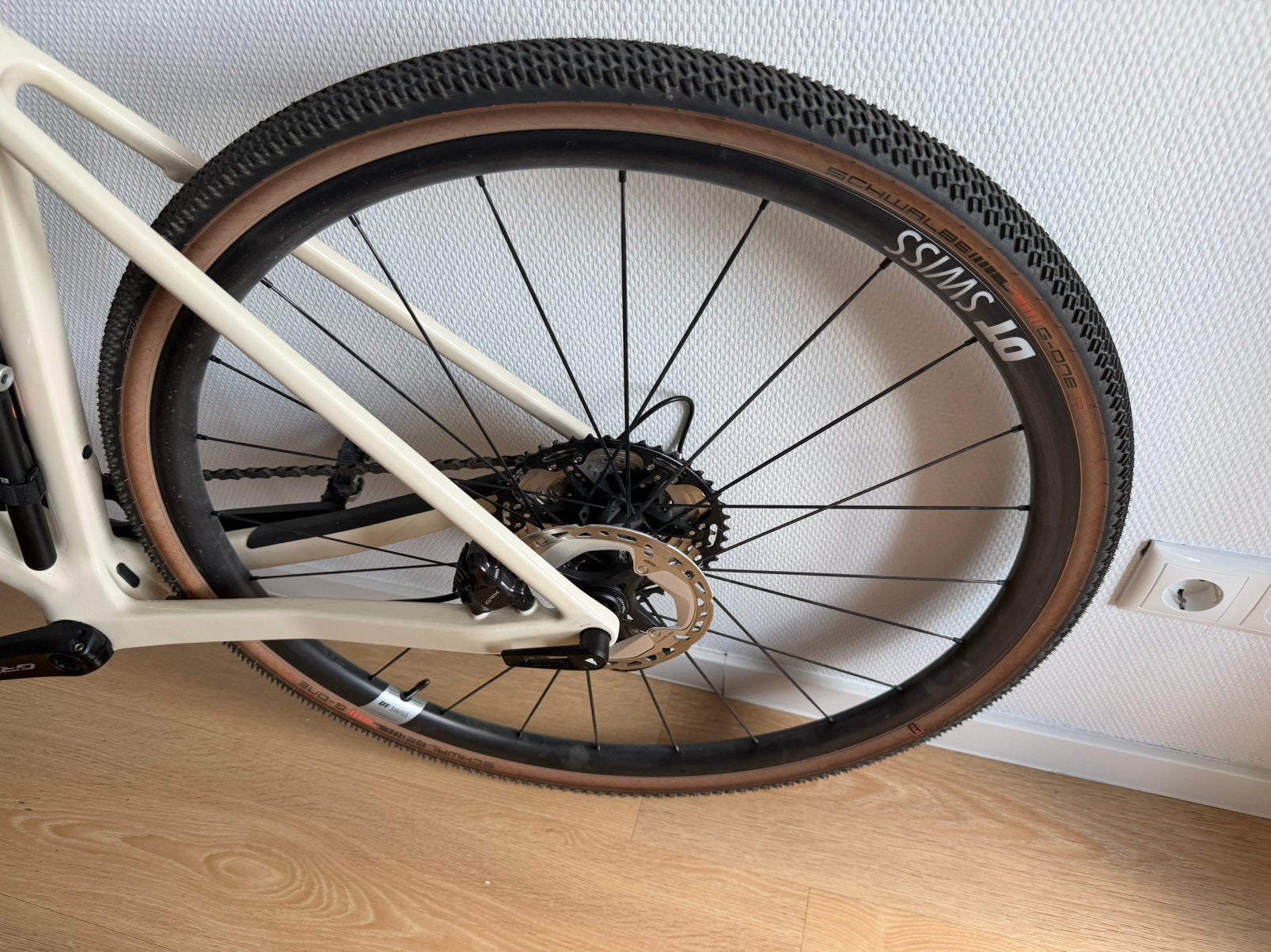 Foto 14 van Canyon grail CF SL 8 maat M