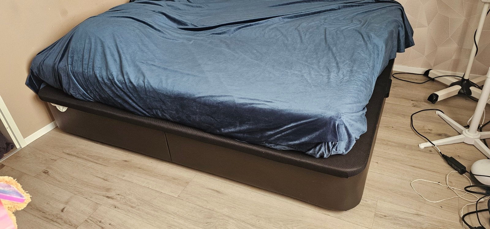 160 x 200 cm bed met opbergbak eronder, Ophalen, Gebruikt, Zwart, Tweepersoons
