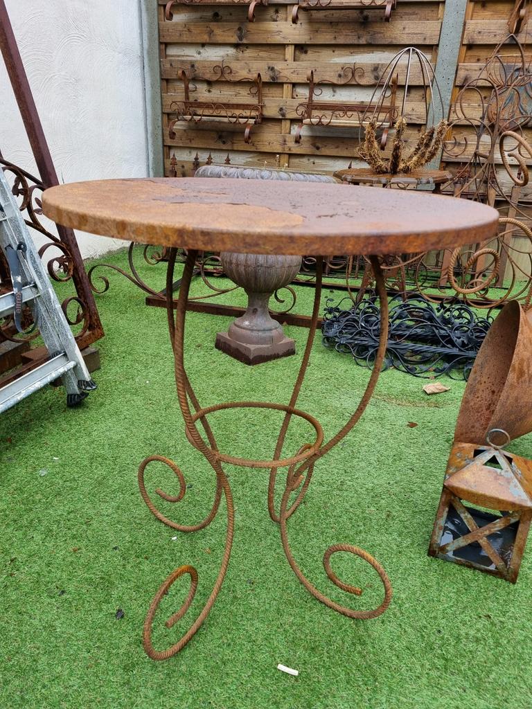 Rustieke metalen tuintafel - Brocante stijl, Tuin en Terras, Tuintafels, Ophalen, Gebruikt, Rond, Metaal