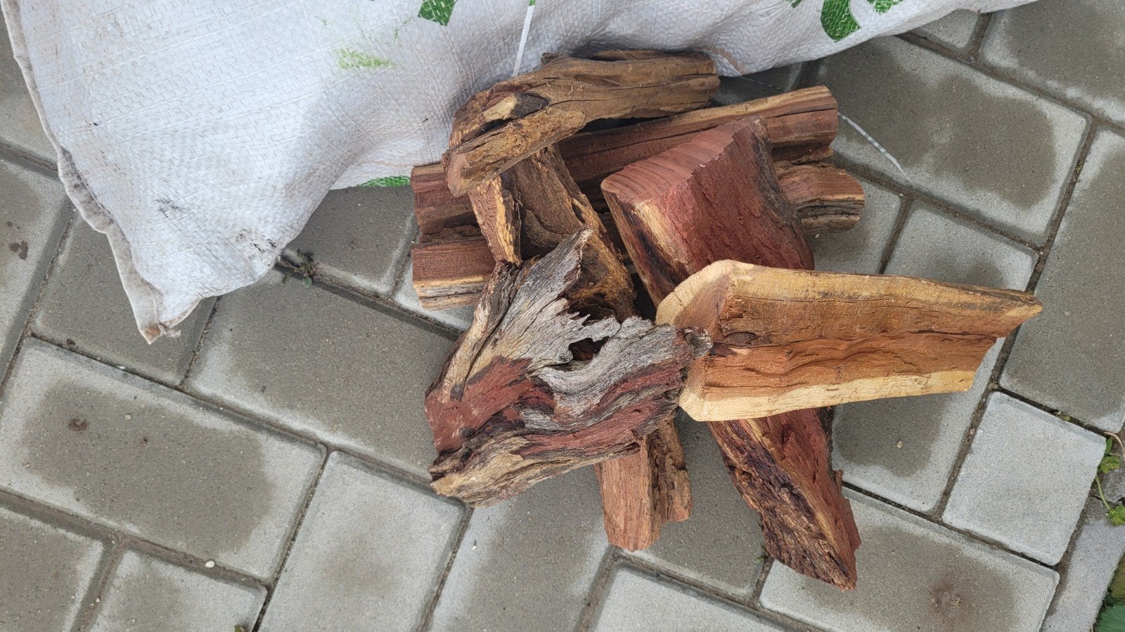 Sekelbos hout 20 kilo  , bbq, houtskool, grote kamado etc, Ophalen