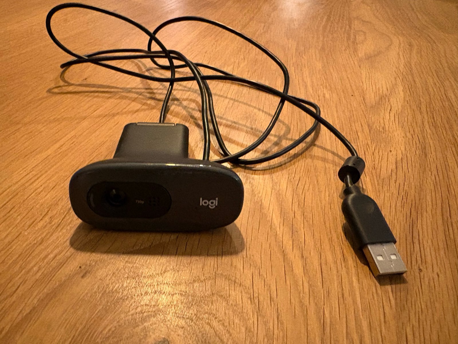 Logitech C270 HD Webcam - Perfect voor videobellen, Gebruikt, Ophalen of Verzenden, Windows, Monitorclip