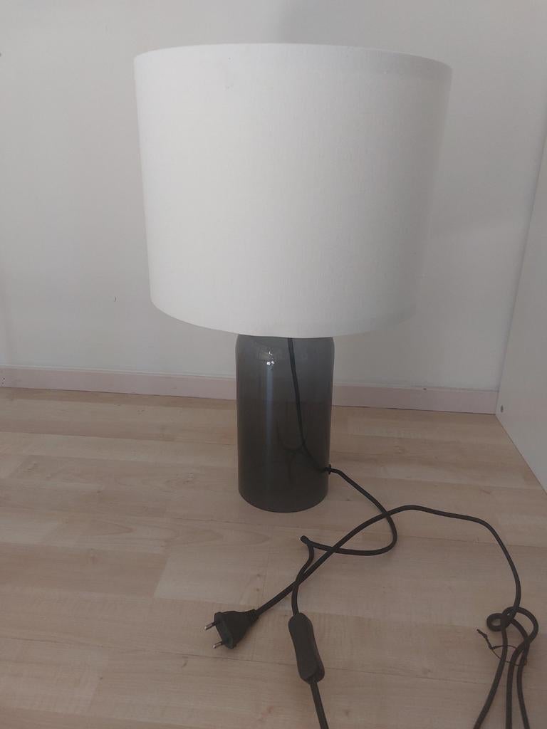 Moderne tafellamp met glazen voet Ikea, Ophalen, Zo goed als nieuw, Glas