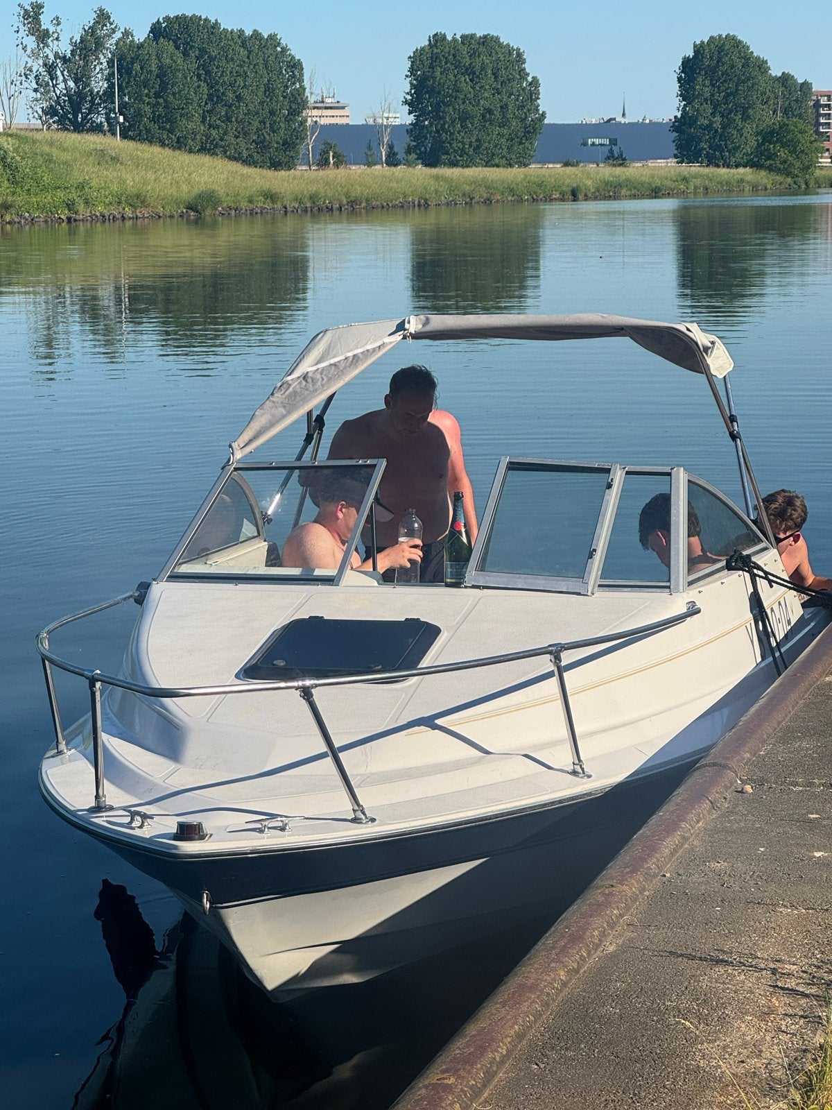 Bayliner 1952 Motorboot met trailer en afdekzeil, Ophalen, Gebruikt, Benzine, Binnenboordmotor