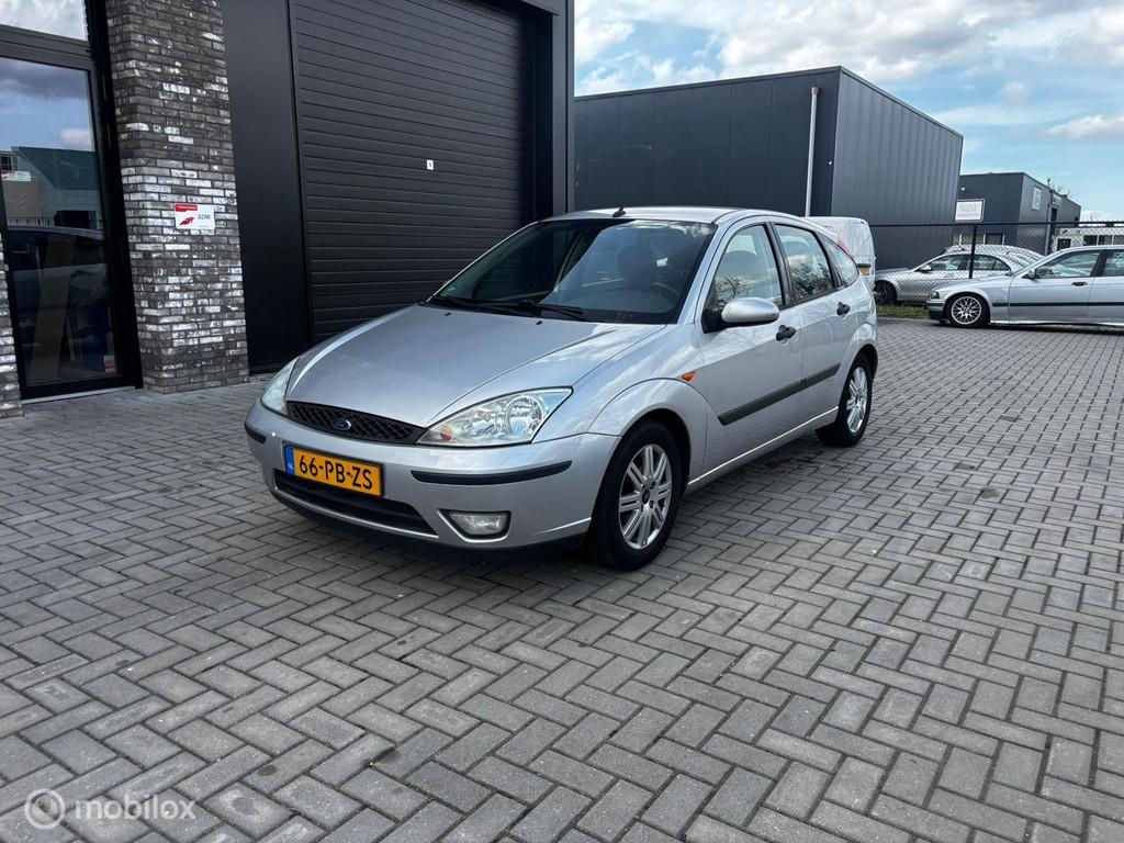 Ford Focus 1.6-16V Futura Nieuwe APK, Auto's, Ford, 1596 cc, Gebruikt, 4 cilinders, Metallic lak