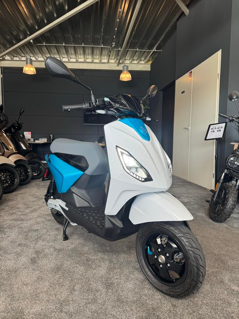 Piaggio One Elektrische Scooter - Nieuw - Artic MIX, Ophalen, Piaggio, Elektrisch, Nieuw