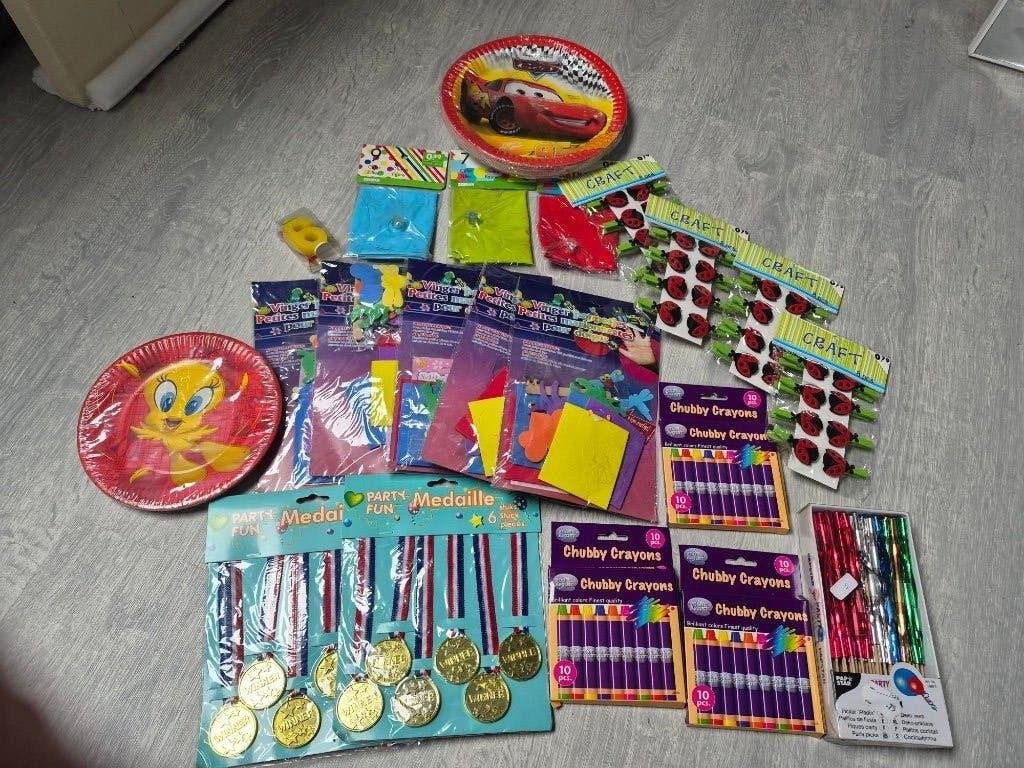 Feestspullen: o.a.cadeautjes, cijfers, slingers-bijna gratis, Ophalen, Gebruikt, Feestartikel, Verjaardag
