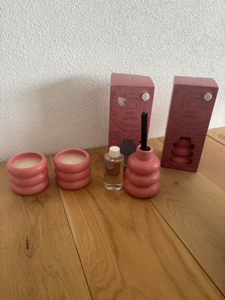 2 set geurstokjes 100 ml  en 2 geurkaarsen, Ophalen of Verzenden, Nieuw, Overige materialen