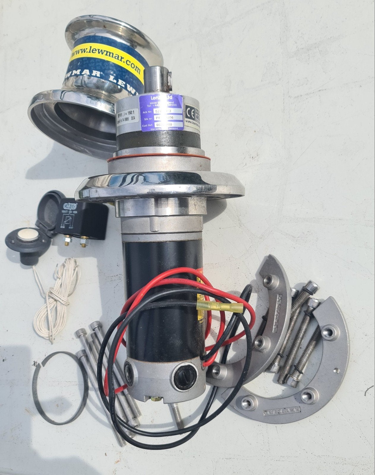 Elektrische Lewmar lier 12 volt, Ophalen of Verzenden, Nieuw, Dekbeslag, Zeilboot of Motorboot