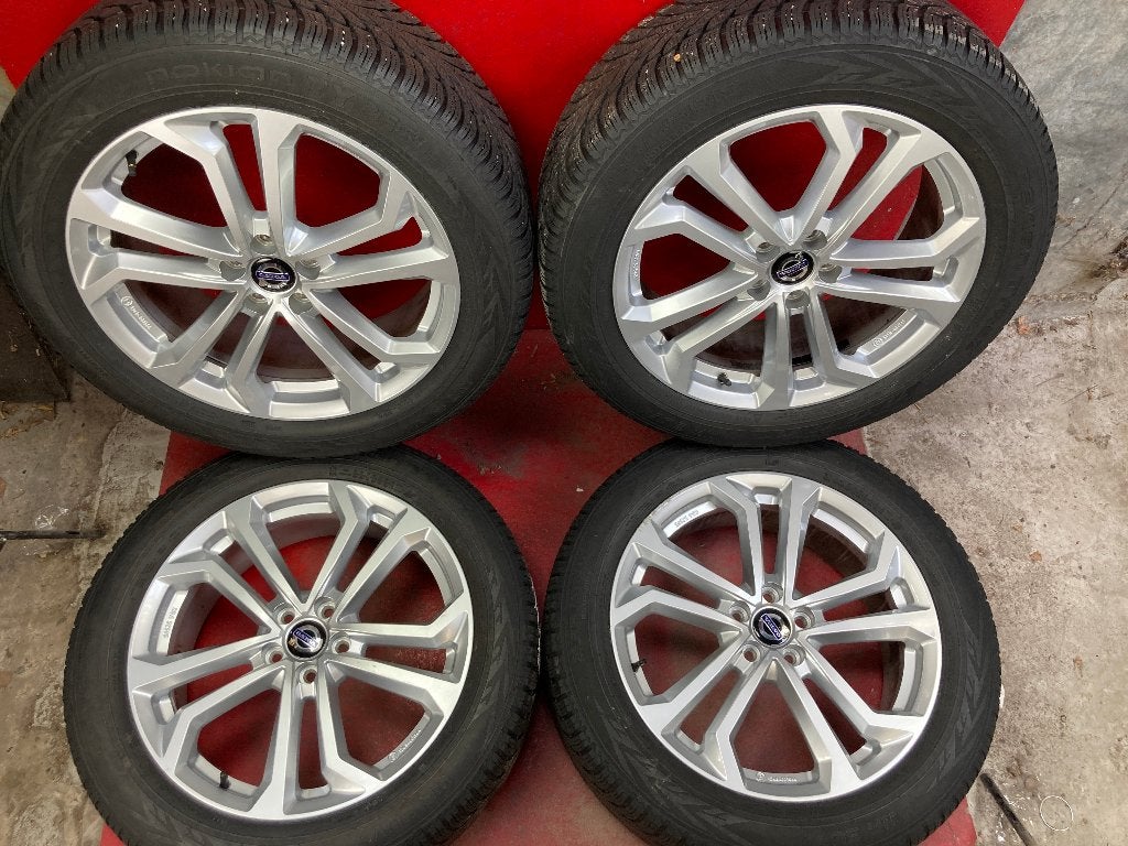 Winterbanden Volvo XC60 235/55R19 Nokian, 19 inch, Gebruikt, ., Banden en Velgen
