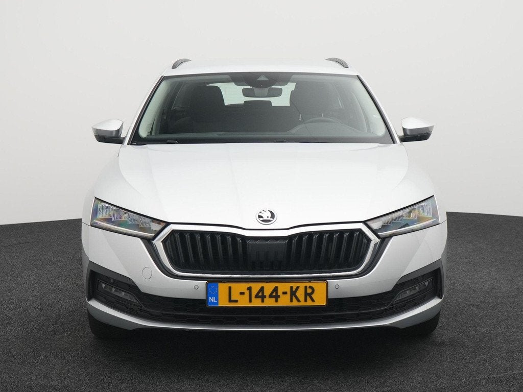 Skoda Octavia Combi 1.0 TSI Ambition | TREKHAAK | VIRTUEEL |, Auto's, 12 maanden, Stof, Gebruikt, Parkeersensor