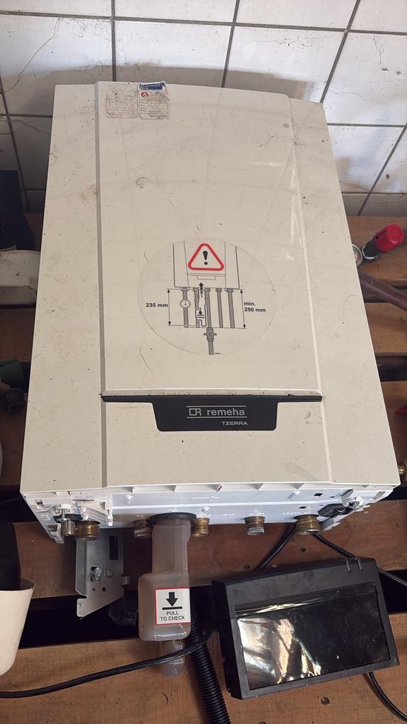 Goed werkende Remeha Tzerra CV-ketel, Ophalen, 30 tot 80 cm, Gebruikt, Cv-ketel of Combi-ketel