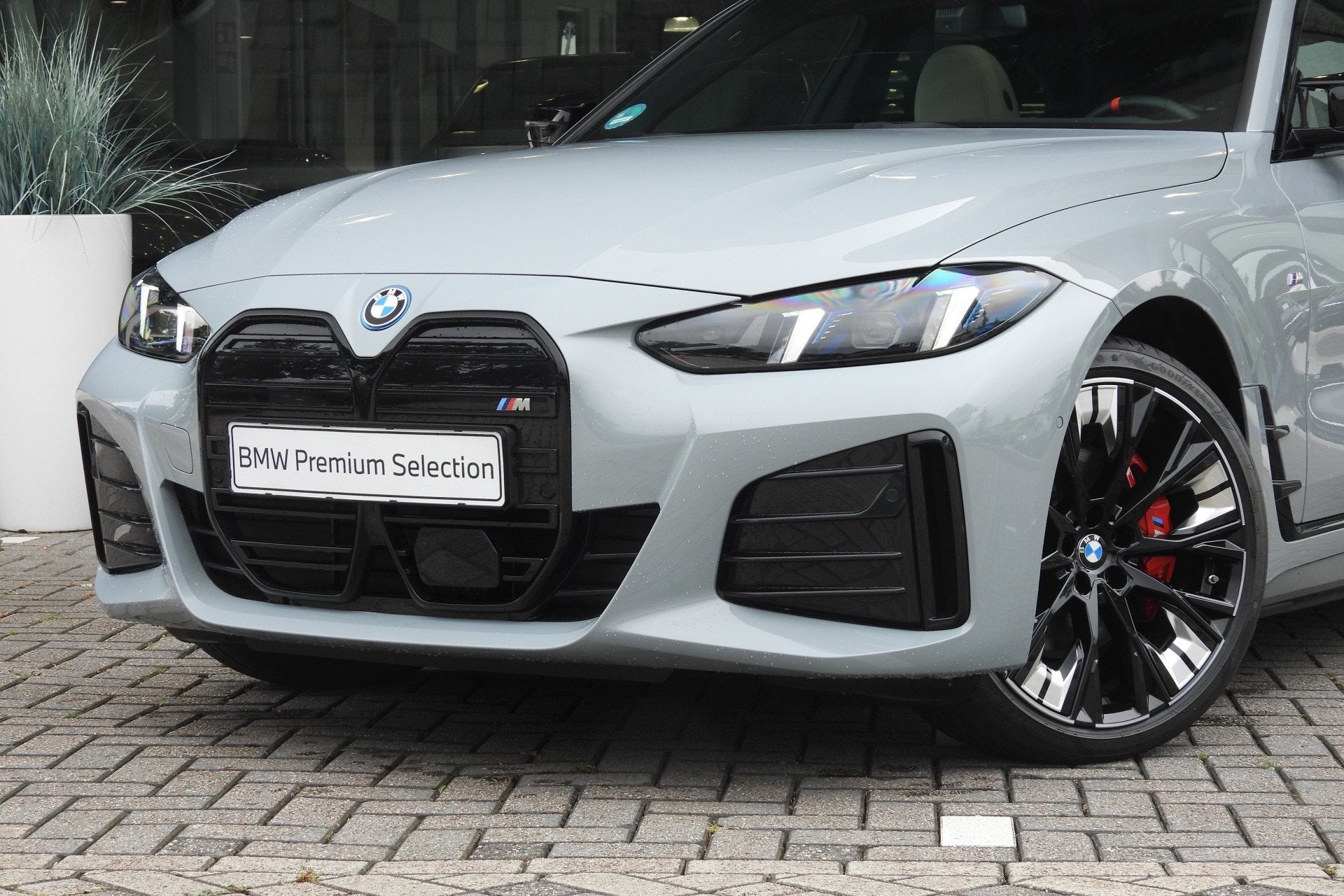 BMW i4 M60 / Trekhaak / Comfort Access / Harman Kardon / Ada, Auto's, Dealer onderhouden, Gebruikt, Zwart, Met garantie (alle)