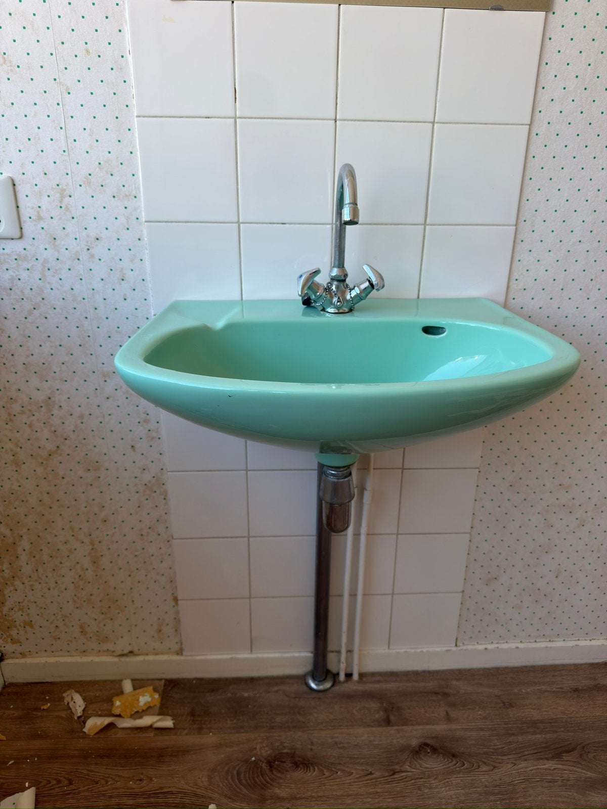 Retro blauw groene wastafel, Huis en Inrichting, Badkamer | Badkamermeubels, Ophalen, 50 tot 100 cm, Zo goed als nieuw, Minder dan 100 cm