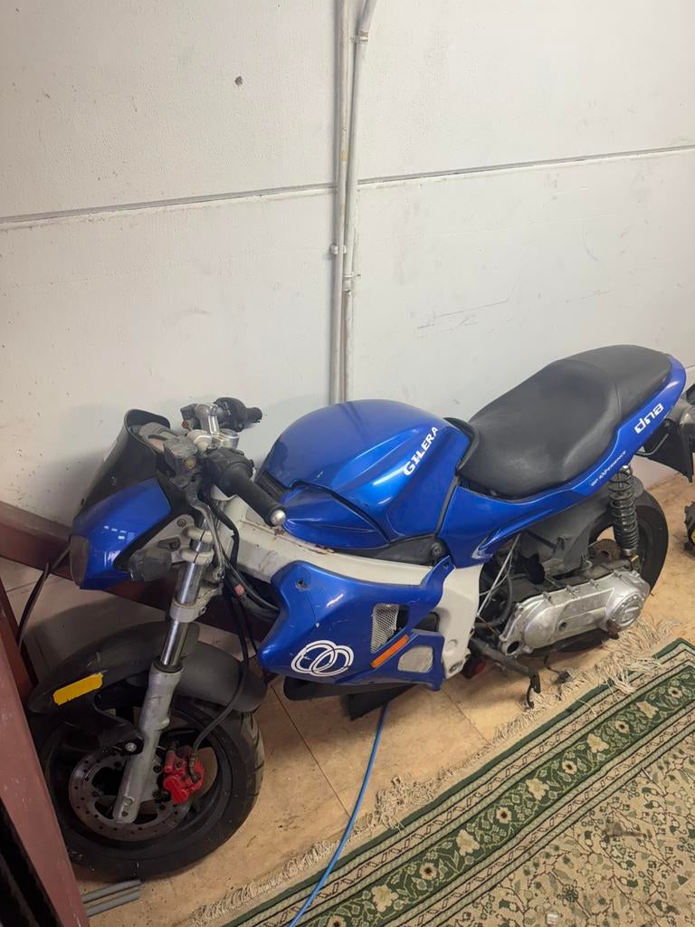 Gilera DNA brom, Fietsen en Brommers, Ophalen, Tweetakt, Overige modellen, Maximaal 45 km/u