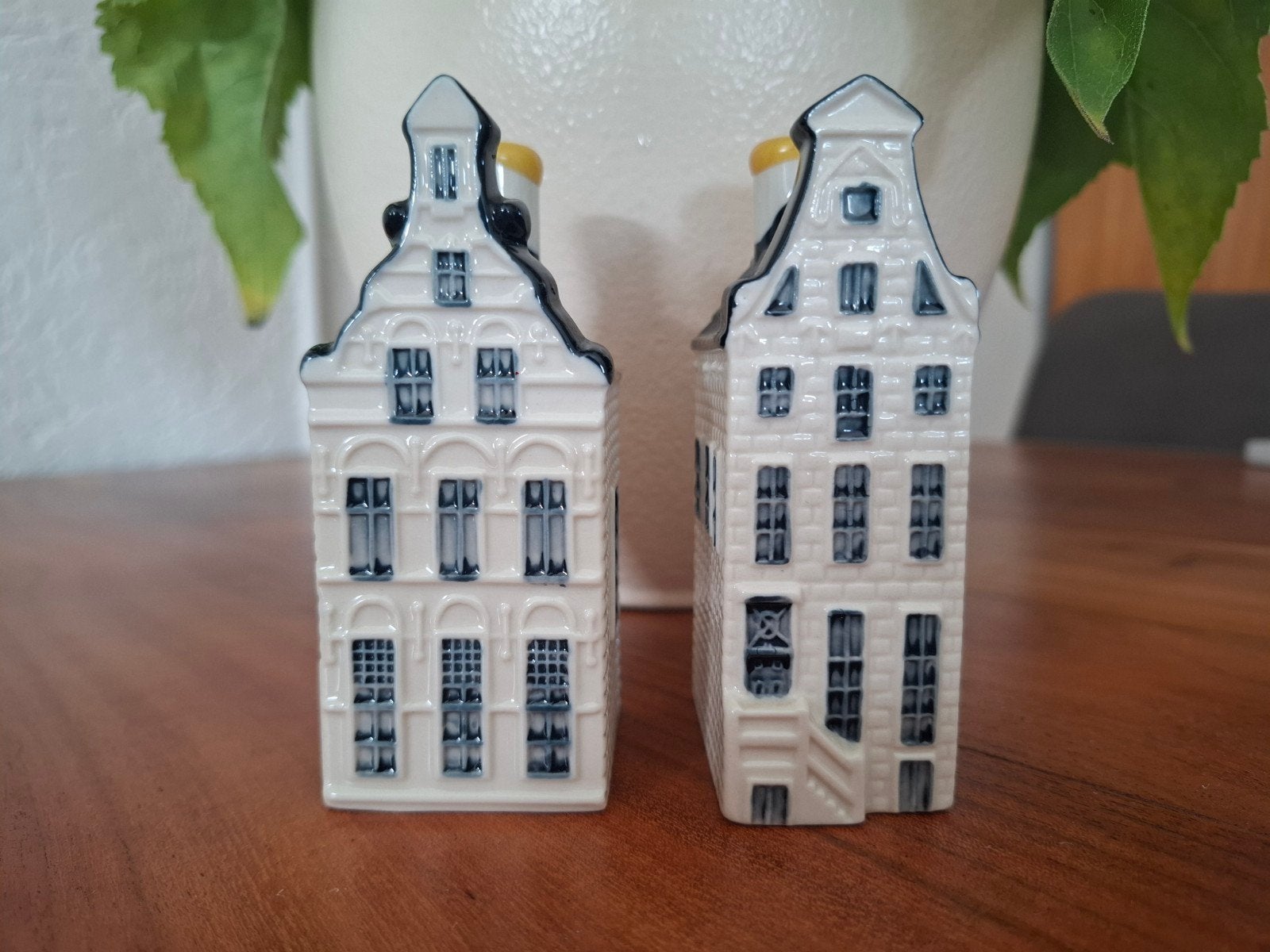KLM huisjes nr. 25 en 38 - Origineel gevuld en geseald, Ophalen of Verzenden, Nieuw, 21 t/m 40, Gevuld
