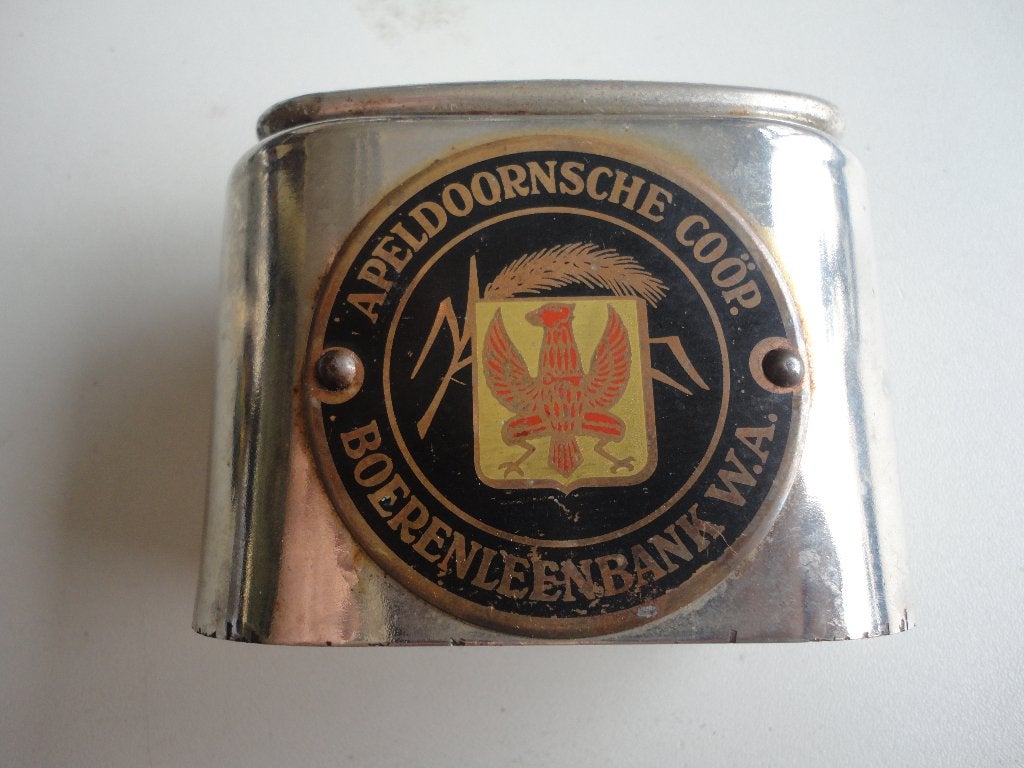 Vintage spaarpot Apeldoornsche Coöp. Boerenleenbank, Ophalen of Verzenden, Gebruikt, Metaal of Blik, Overige thema's