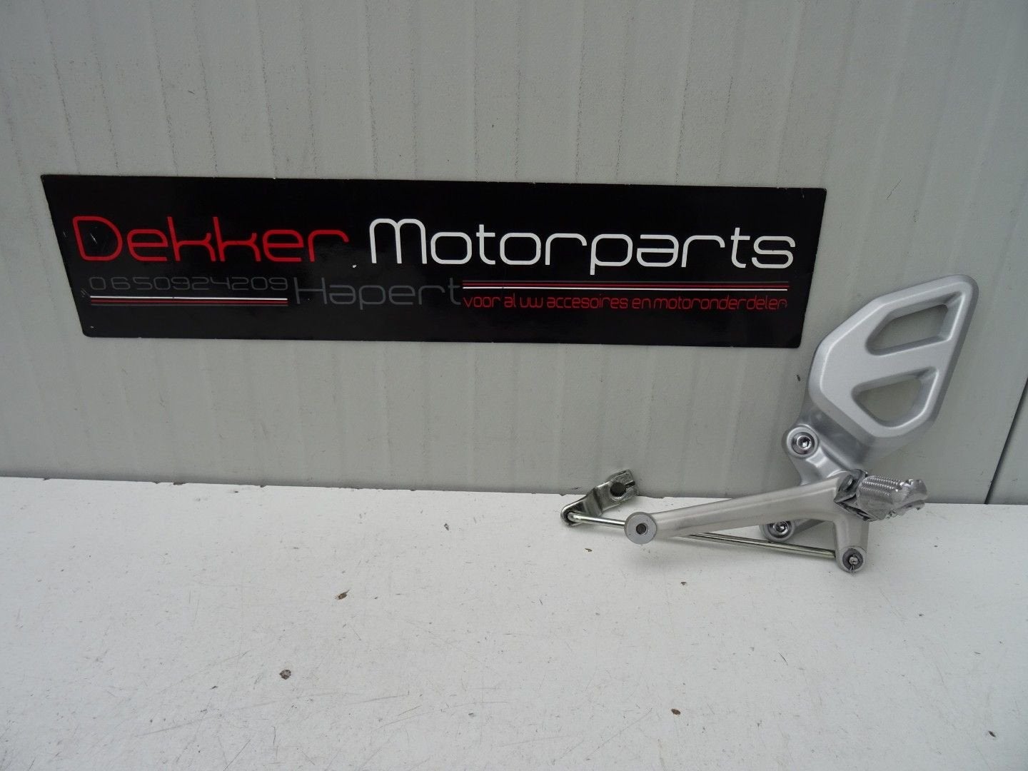 Linker Schetsplaat / Voetsteun links Yamaha MT125 / MT-125, Gebruikt, -, -, Ophalen of Verzenden