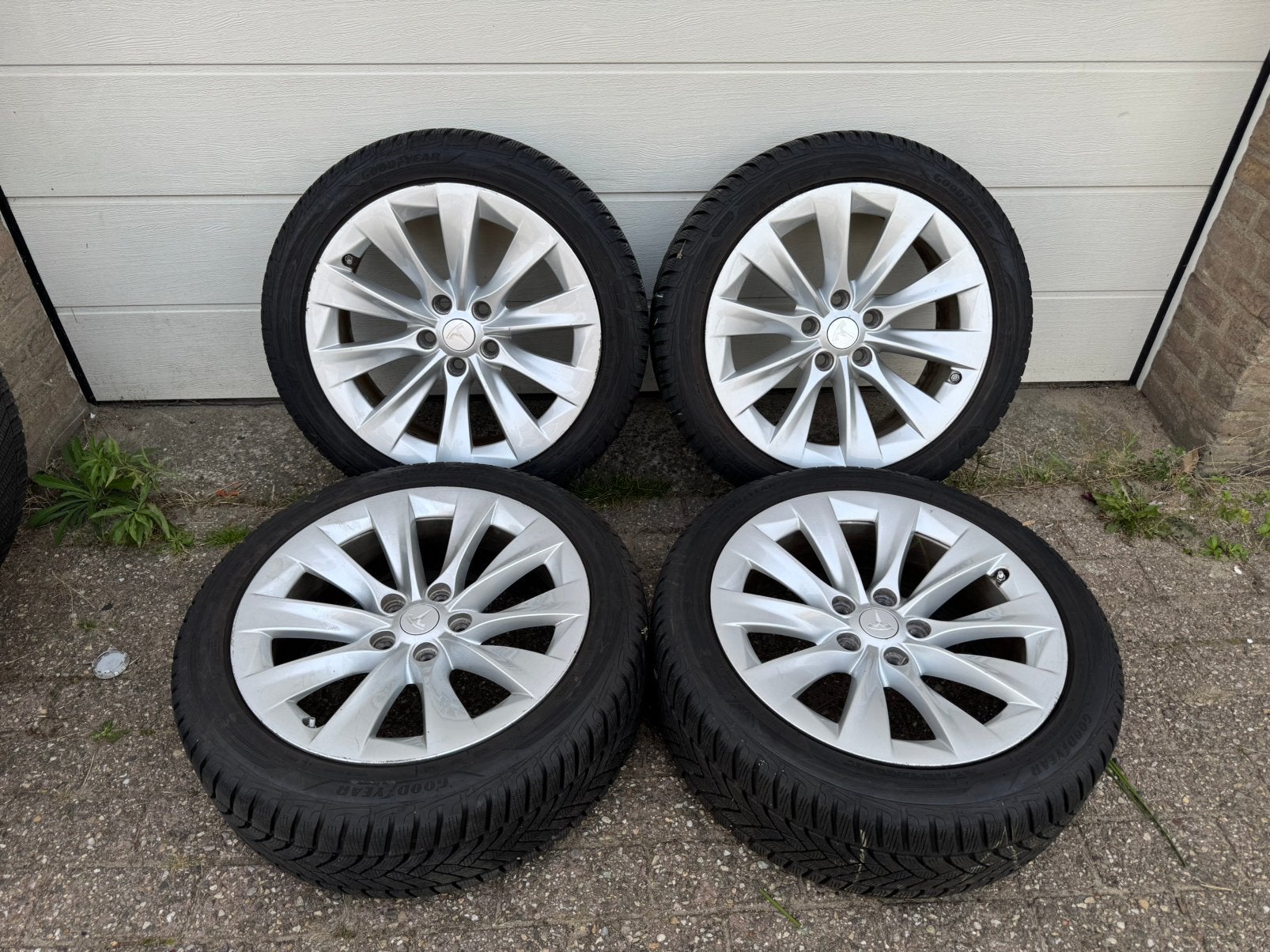 Originele Tesla Model S 19 inch Slipstream velgen winterset, Auto-onderdelen, 19 inch, Banden en Velgen, Personenwagen, Gebruikt