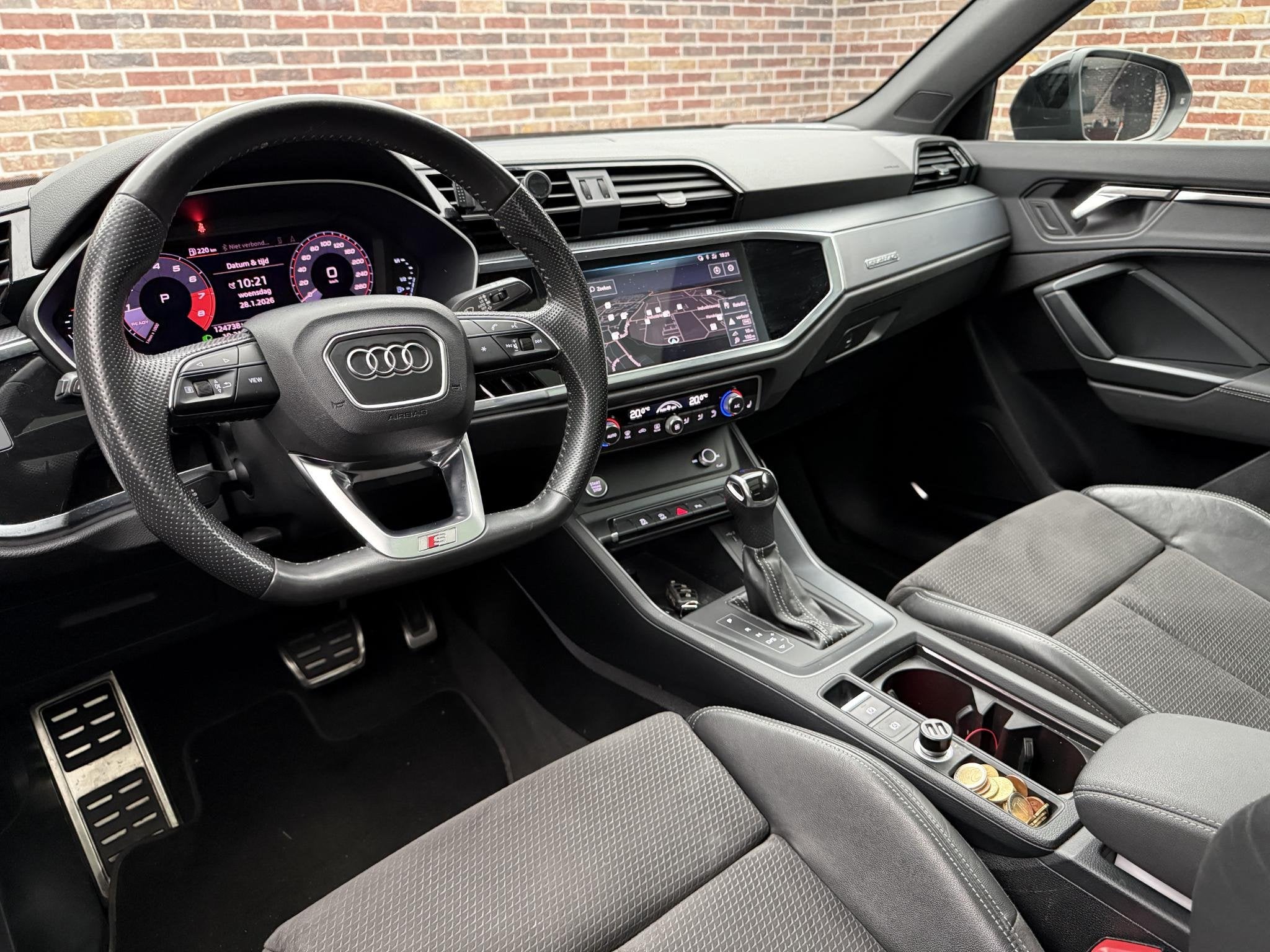 Audi Q3 45 TFSI quattro S Line Panorama | Elekt. verstelbare, Auto's, Dealer onderhouden, Gebruikt, 1984 cc, Zwart