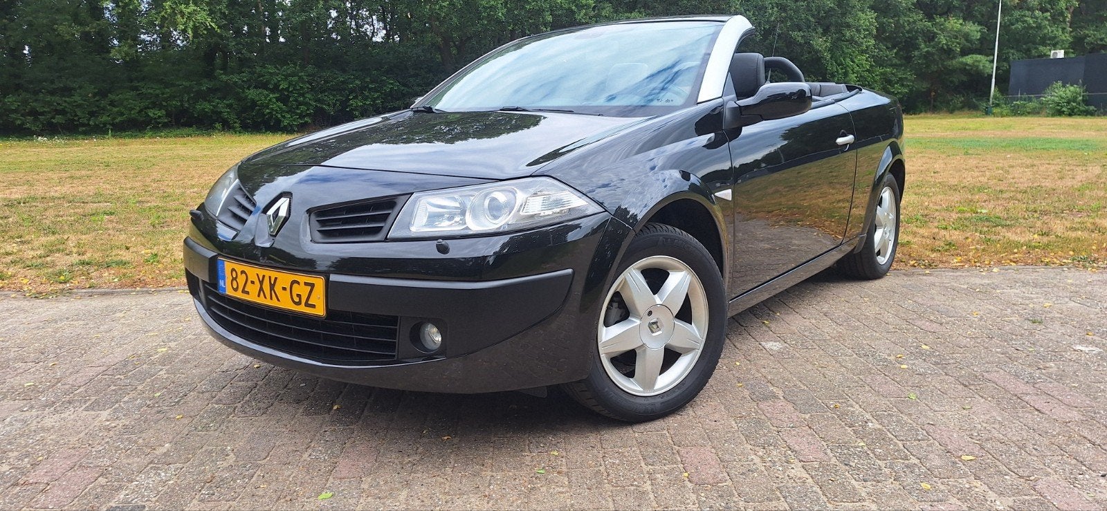 Renault Mégane 1.6 16V 82KW Cabrio AUT 2007 Zwart, Auto's, Renault, 1340 kg, 4 cilinders, Cabriolet, 4 stoelen