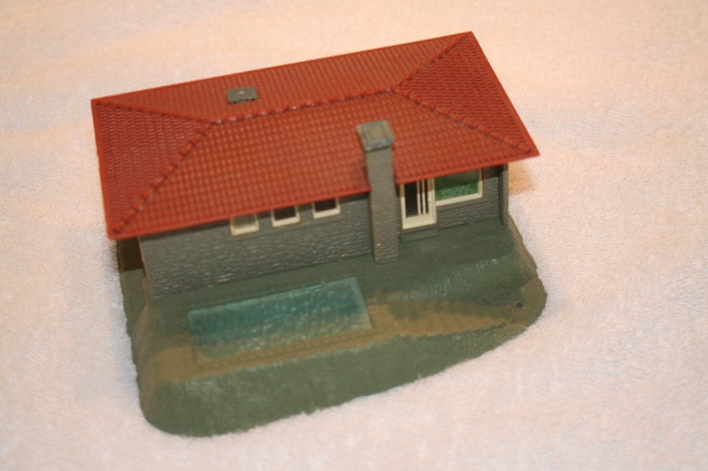 HO Faller Bungalow met Zwembad., Gelijkstroom of Wisselstroom, Brug, Tunnel of Gebouw, Zo goed als nieuw, Ophalen