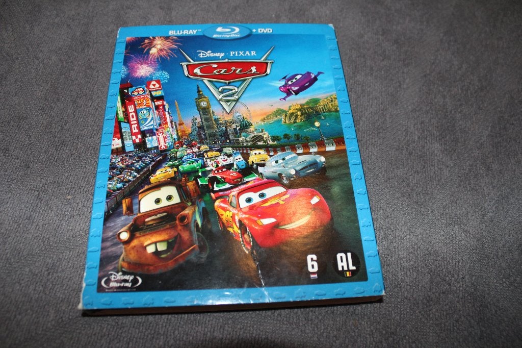 Blu-ray + DVD Cars 2, Cd's en Dvd's, Gebruikt, Nederlands, Film, Ophalen of Verzenden
