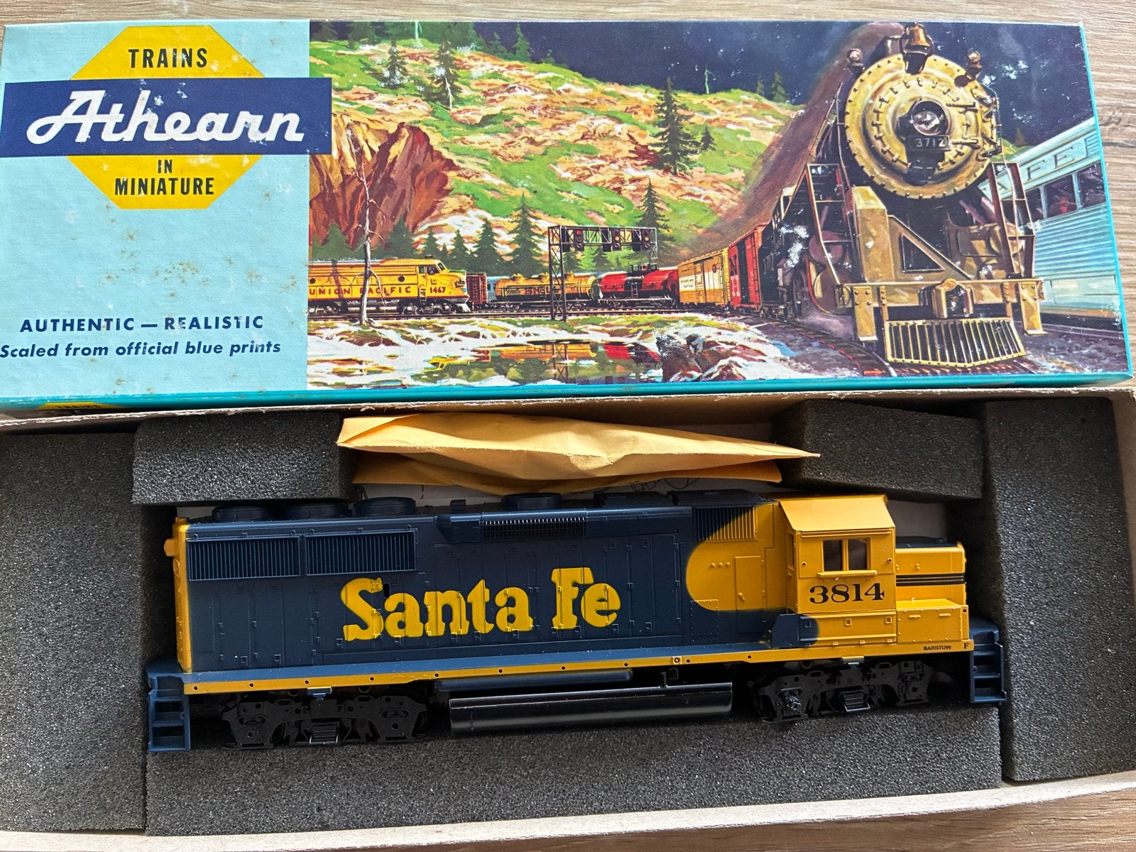 Athearn H0 4681 dummy Locomotief Santa Fe GP50, Hobby en Vrije tijd, Modeltreinen | H0, Ophalen of Verzenden, Nieuw, Gelijkstroom