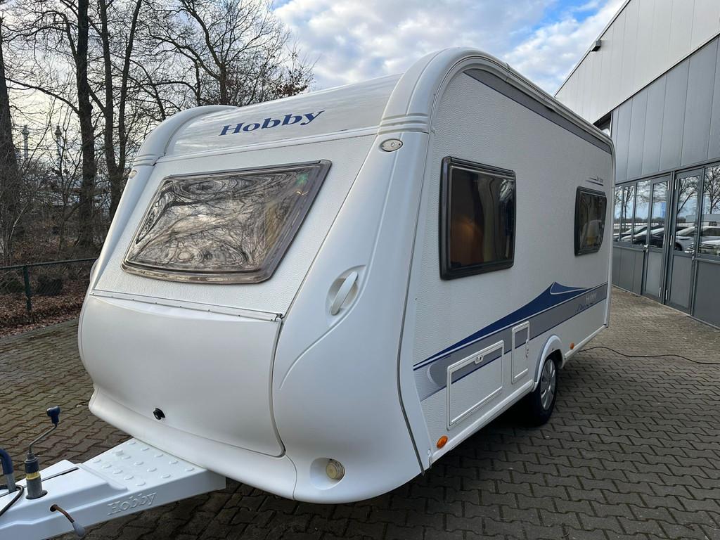 Hobby 440 SF AIRCO - LUIFEL - DWARSBED 2010 Comfortabel, Lux, Caravans en Kamperen, Caravans, Luifel, Vast bed, Hobby, Bedrijf