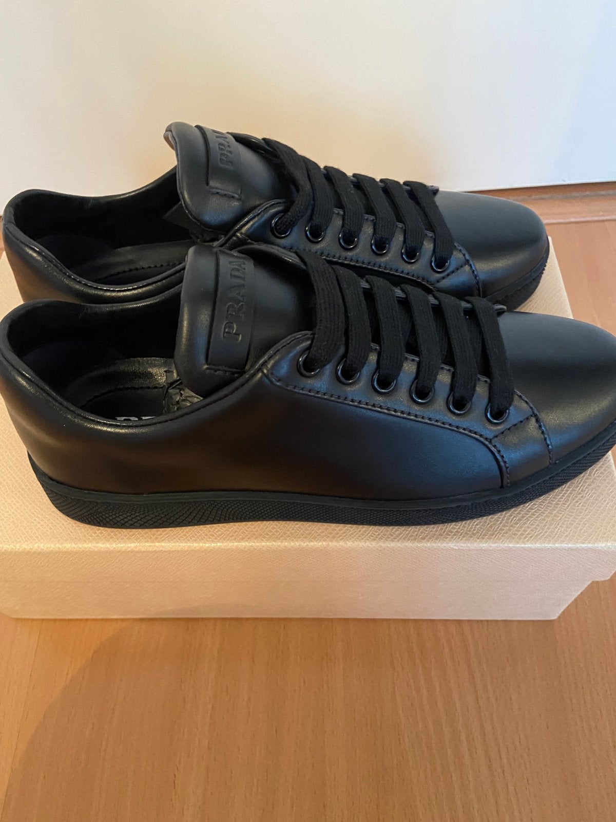 Originele Prada schoenen maat 38 (nieuw), Kleding | Dames, Schoenen, Ophalen of Verzenden, Nieuw, Zwart, Sneakers of Gympen