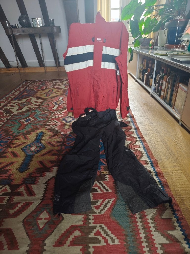 Te koop 2 zeiljacks met broek 'als nieuw', Helly Hansen, Heer, Ophalen of Verzenden, Zo goed als nieuw