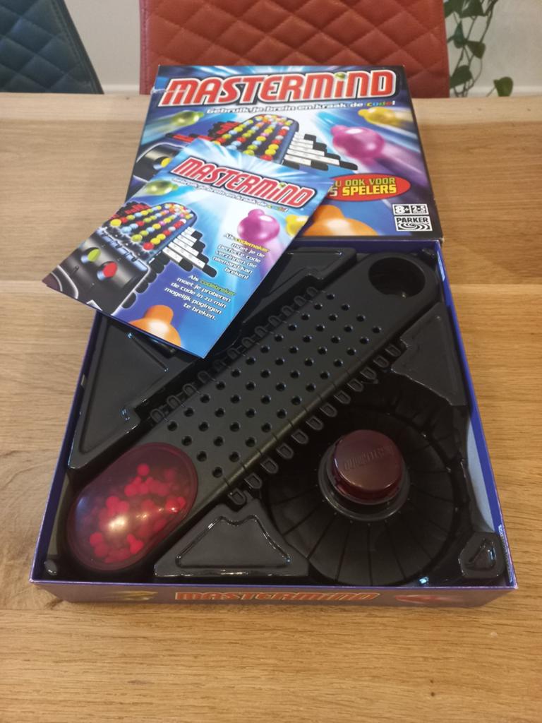 Mastermind nieuwe versie, Hobby en Vrije tijd, Gezelschapsspellen | Overige, Ophalen of Verzenden