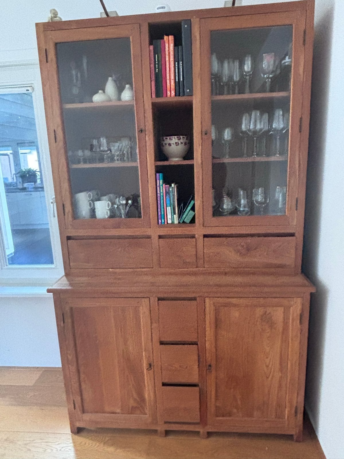 Teak houten vitrinekast met lades en deuren, Ophalen, Gebruikt, 100 tot 150 cm, 200 cm of meer