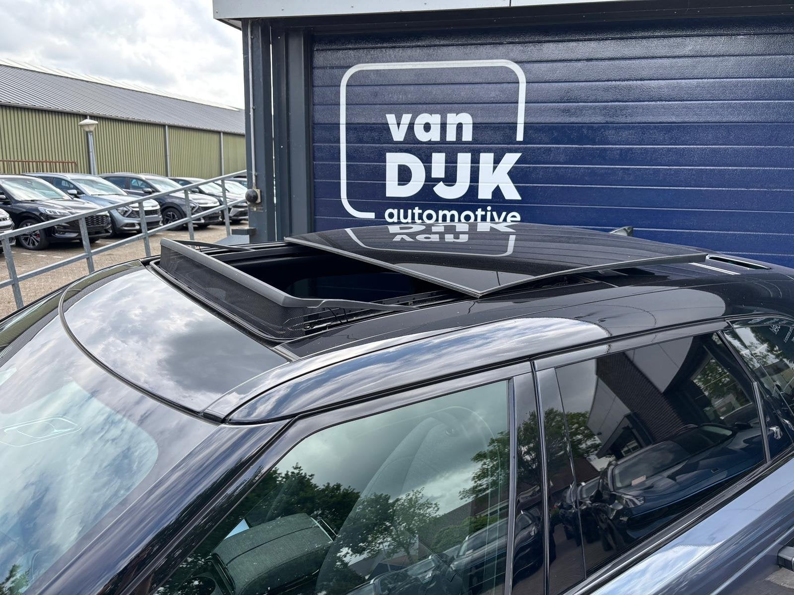 Land Rover Range Rover Velar 2.0 P400e R-Dynamic Panoramadak, Automaat, 12 maanden, 404 pk, Gebruikt