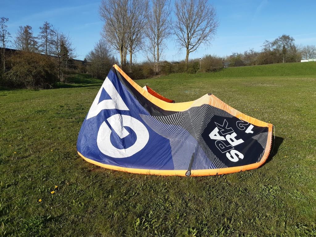 Gaastra Spark 12m Kite met Bar en Pomp, Gebruikt, Kitesurf-set, Geen board, Ophalen of Verzenden