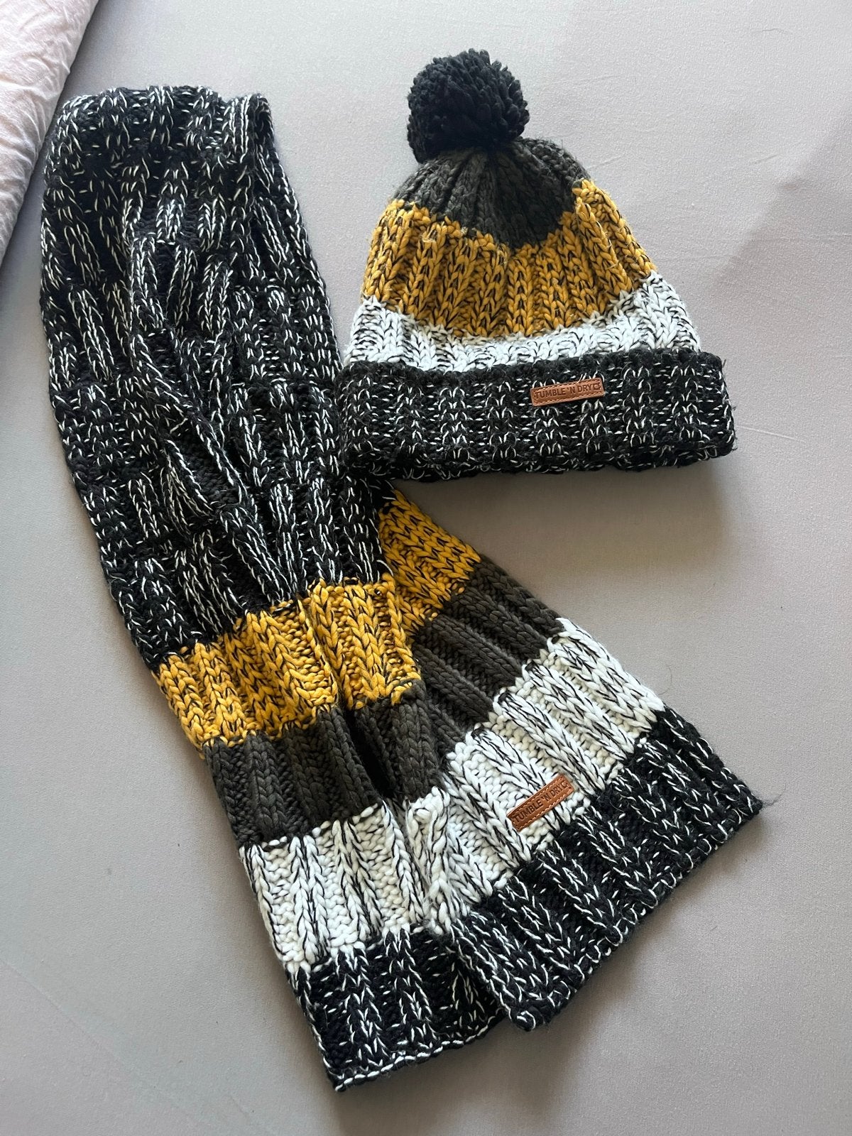 Muts en sjaal van Tumble 'n Dry, Ophalen of Verzenden, Zo goed als nieuw, Muts