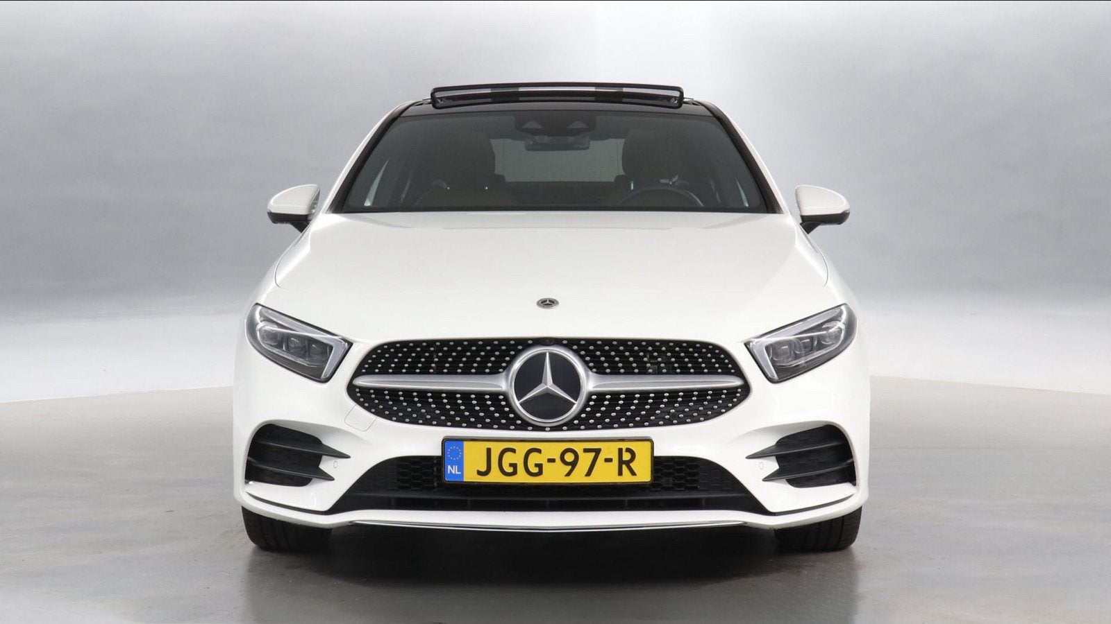 Mercedes-Benz A-Klasse A 250 e 218pk 8G-DCT 2020 Wit, 4 cilinders, Bruin, 1600 kg, Sedan