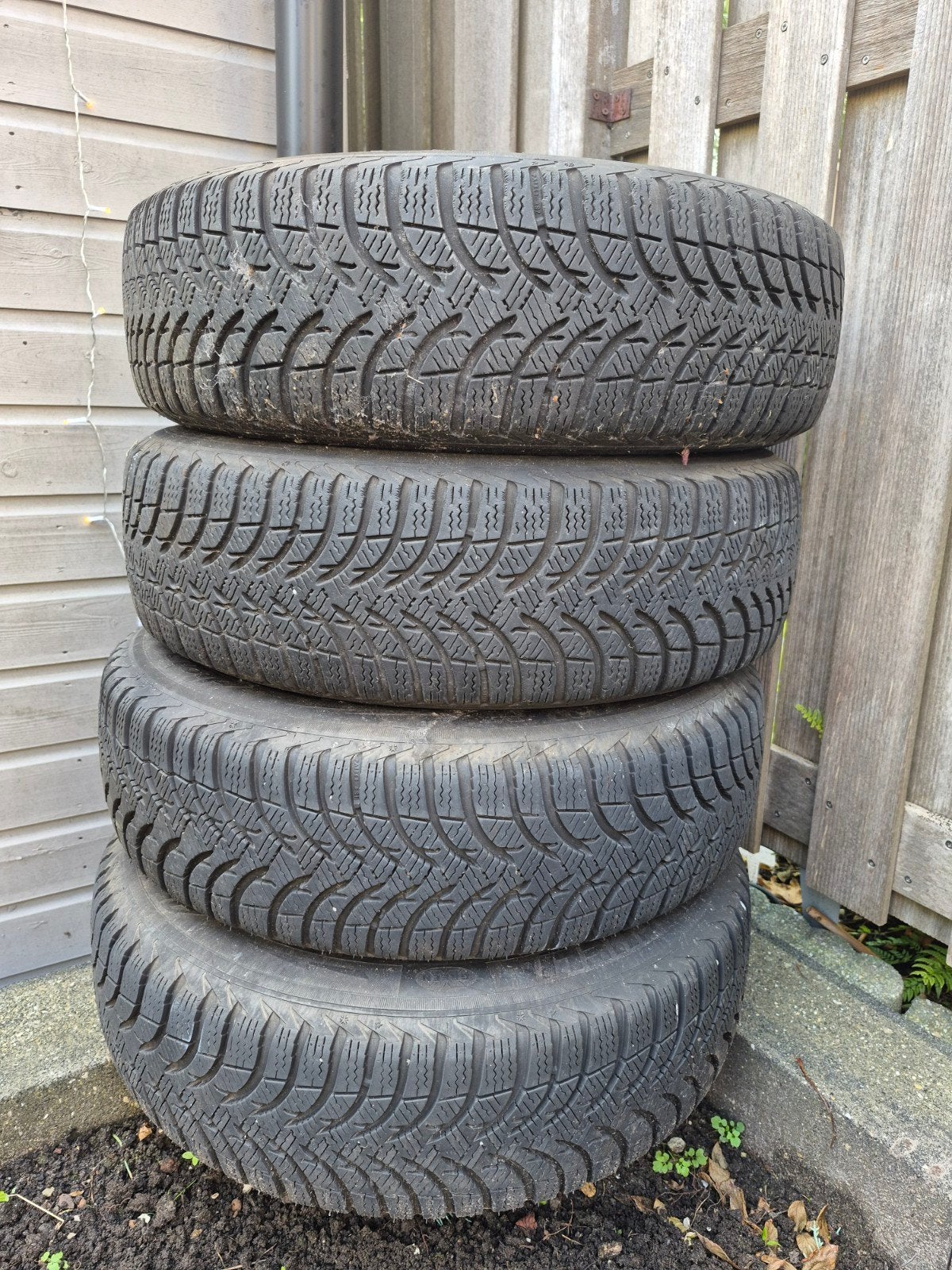 4 Michelin winterbanden 14 inch volkswagen up, Ophalen, 14 inch, Gebruikt, Banden en Velgen