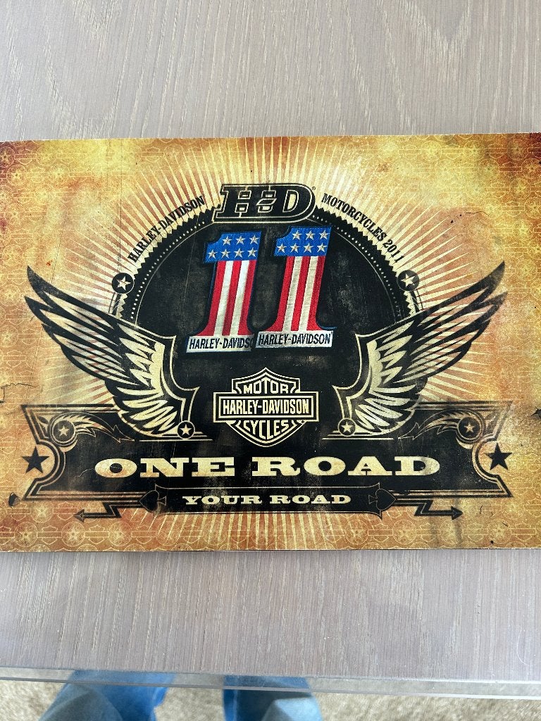 harley davidson motorcycles 2011, Ophalen of Verzenden, Zo goed als nieuw, Merk of Model