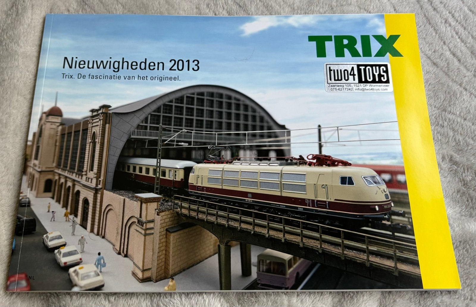 Modeltreinen Trix catalogus 2013. Duits, Ophalen of Verzenden, Zo goed als nieuw, Gelijkstroom of Wisselstroom, Boek, Tijdschrift of Catalogus