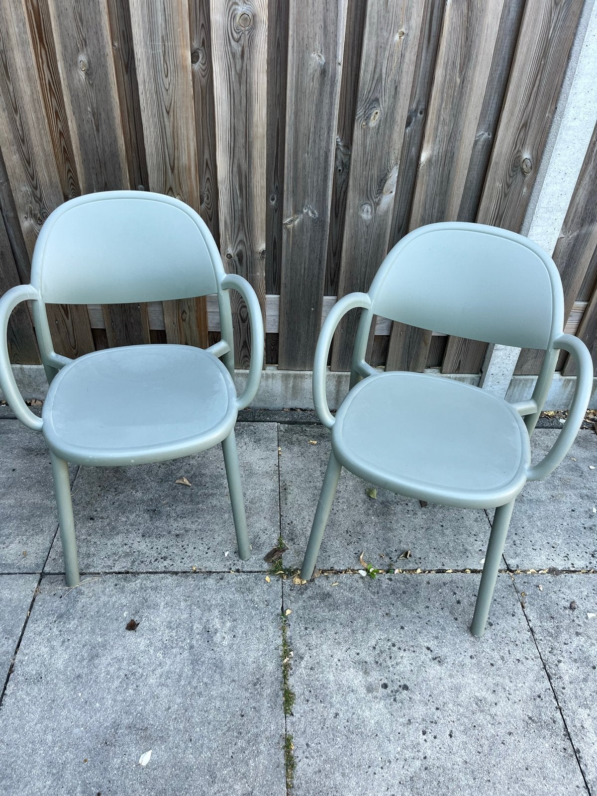 Set van 2 comfortabele kunststof tuinstoelen met armleuninge, Tuin en Terras, Tuinstoelen, Ophalen, Gebruikt, Kunststof