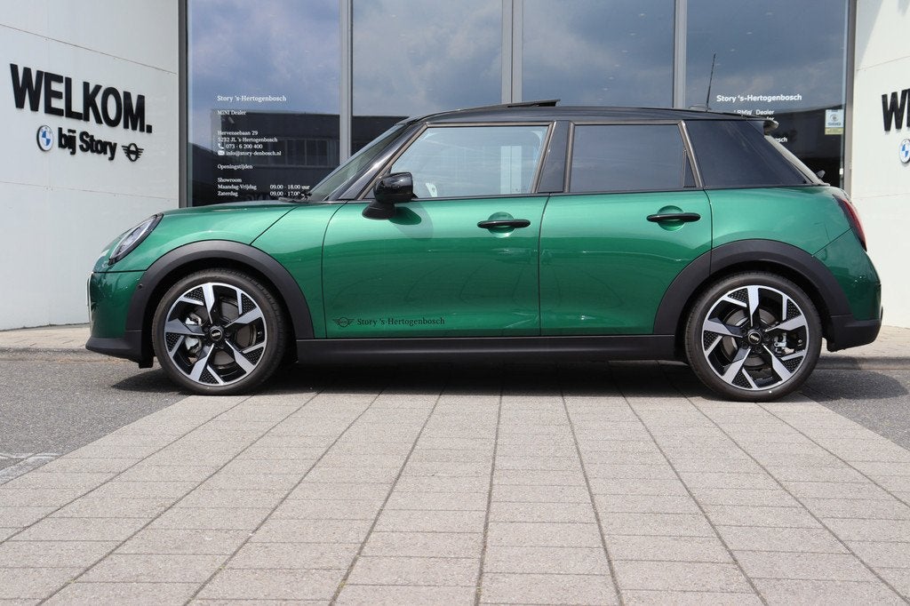 MINI Hatchback Cooper C Automaat / Favoured / Pakket M / 18", Auto's, Mini, 156 pk, Met garantie (alle), Bedrijf, 3 cilinders