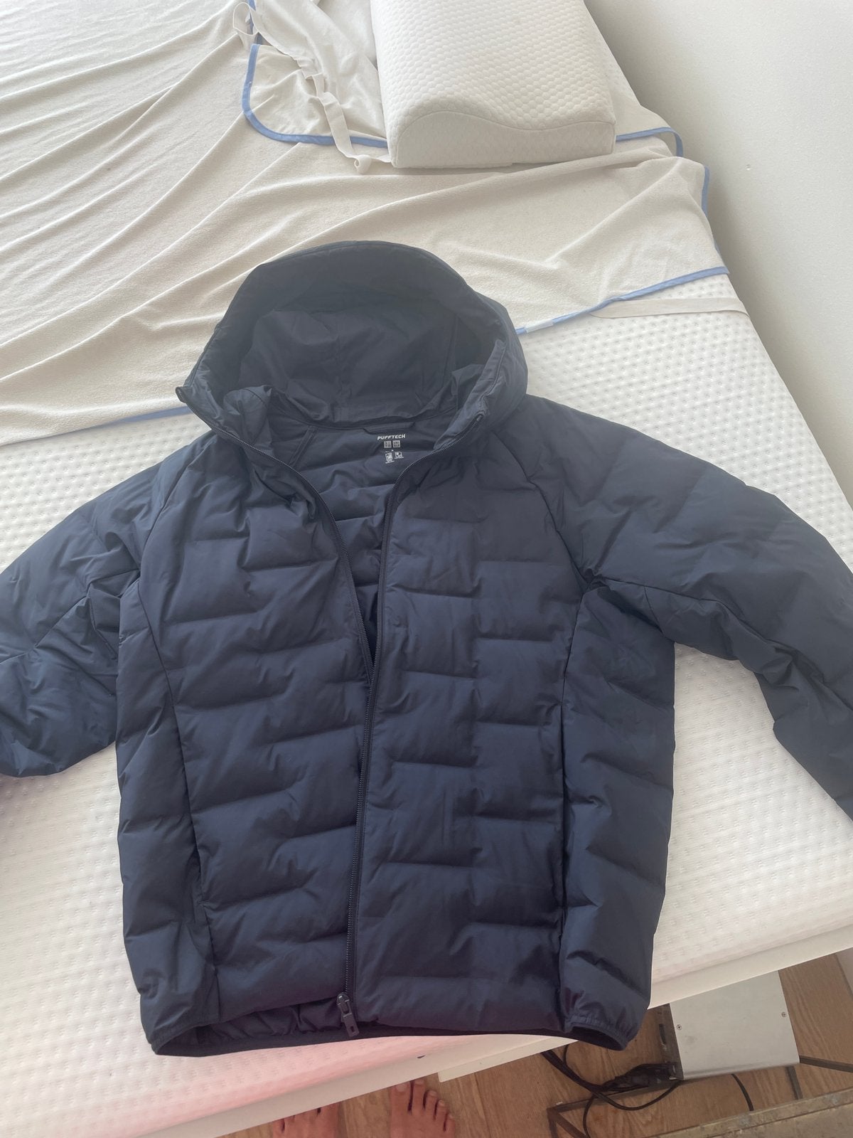 Uniqlo Men’s lichtgewicht donsjas - M size- almost new!, Kleding | Heren, Ophalen, Zo goed als nieuw, Zwart