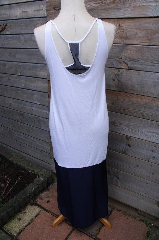 Jurk creme/ donkerblauw Ipekyol mt 38 Vaste prijs, Maat 38/40 (M), Ophalen of Verzenden, Zo goed als nieuw, Onder de knie