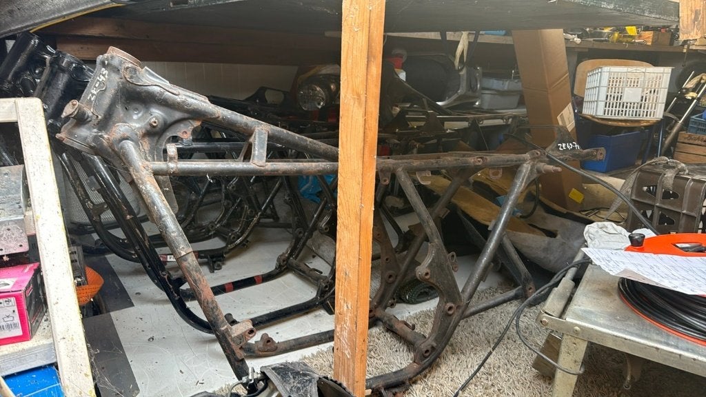 Honda CB750 K7 frame, Ophalen