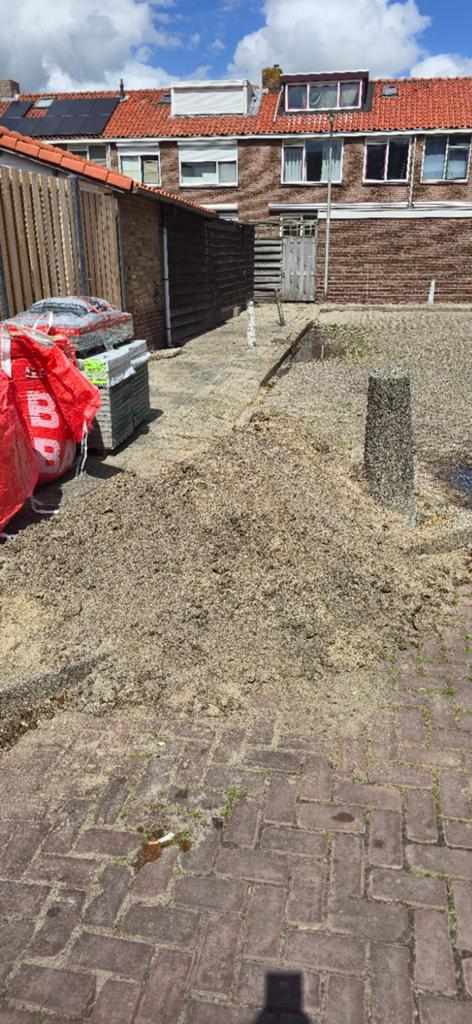 1 kuub zand/aarde uit de tuin, Ophalen, Gebruikt, Straatzand