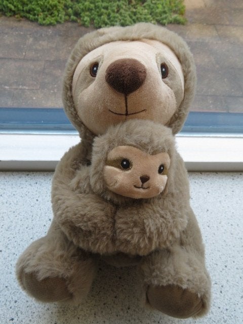 Luiaard met jong merk Nicotoy Simba Toys meet ca 32 cm en, Kinderen en Baby's, Overige typen, Ophalen of Verzenden, Zo goed als nieuw